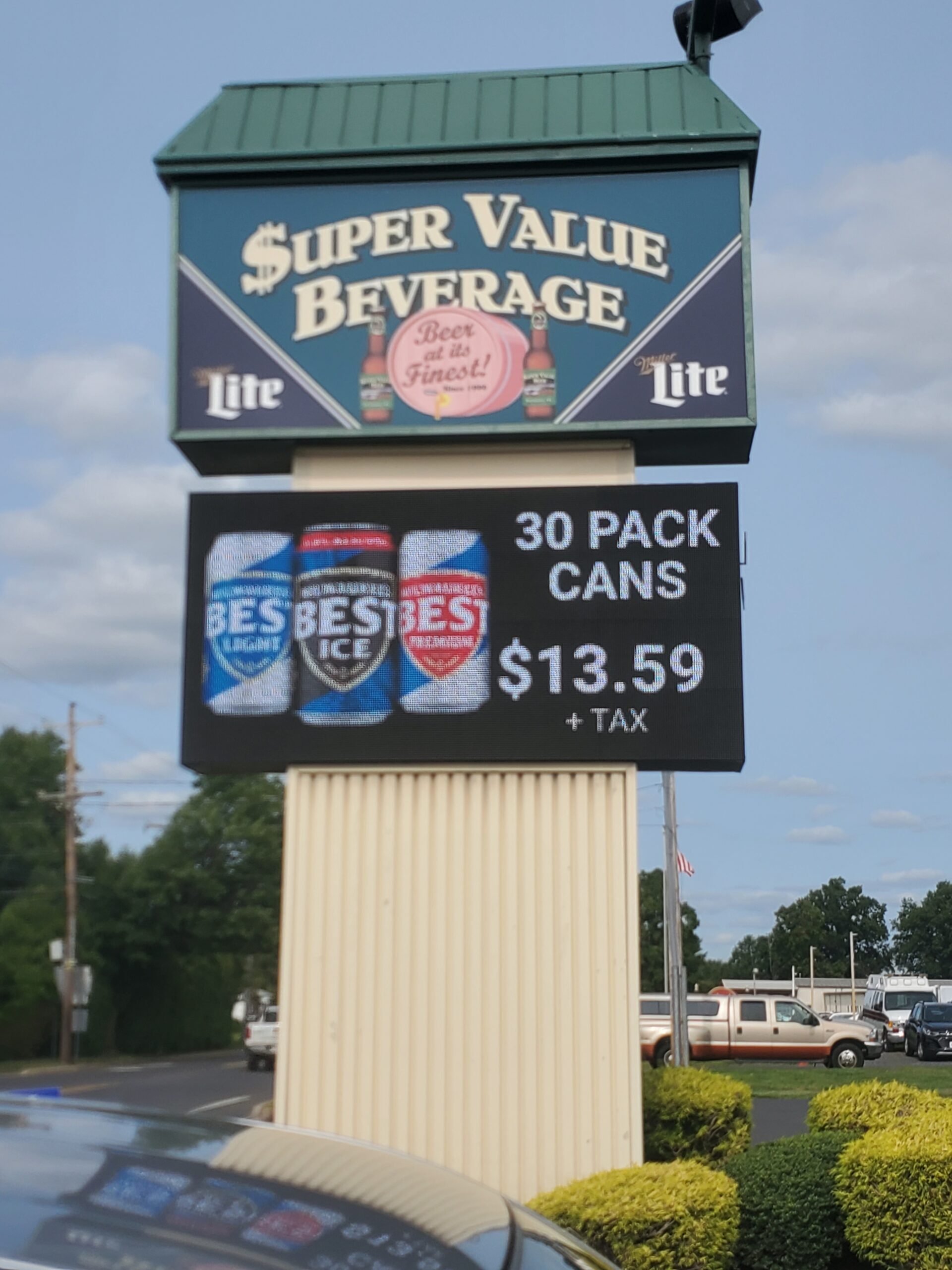 Outdoor business signs in Levittown, PA